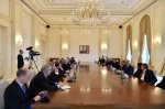 Президент Азербайджана принял группу участников V Всемирного конгресса новостных агентств